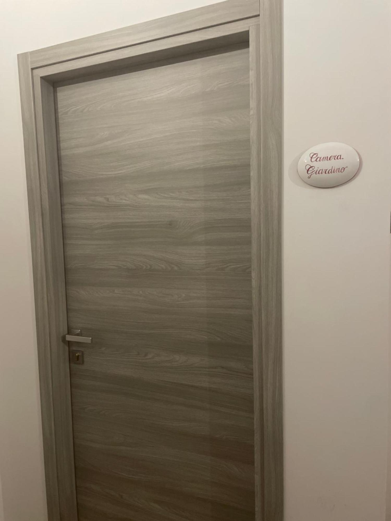 O' Sole Mio Rudiae Rooms レッチェ エクステリア 写真